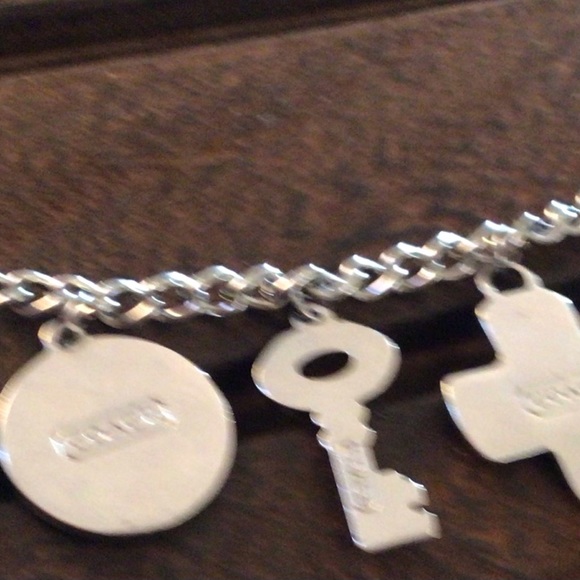 Coach signature charm bracelet silver tone toggle excellent condition - Picture 5 of 7